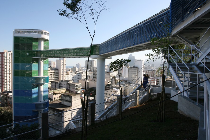 Torres de elevadores da estação do Metrô do Cantagalo, em Ipanema (arquivo)