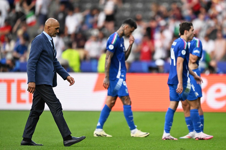 Itália foi eliminada da Eurocopa pela Suíça e voltou a amargar mais uma frustração