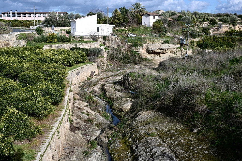 Na Sicília, autoridades declararam estado de emergência no início deste mês, depois de as chuvas de inverno esperadas após o rigoroso verão do ano passado terem fracassado — Foto: Alberto Pizzoli/AFP