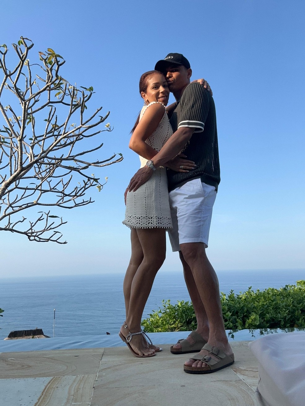 Belle Silva e Thiago Silva estão curtindo viagem a sós — Foto: Divulgação