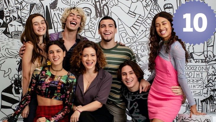 Para 'A vida pela frente', do Globoplay. Dirigida por Leandra Leal e Bruno Safadi, a série é ótima e muito comovente. Os protagonistas, Flora Camolese, Nina Tomsic e Jaffar Bambirra, estão maravilhosos