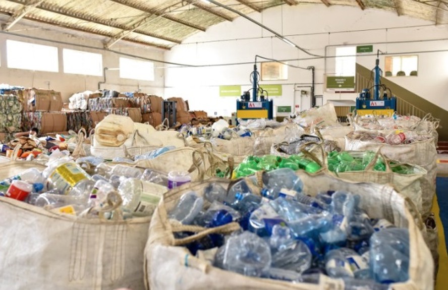 A Recicleiros trabalha com catadores e prefeituras