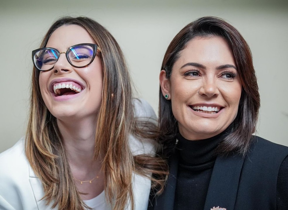 Zoe Martinez e Michelle Bolsonaro — Foto: Reprodução