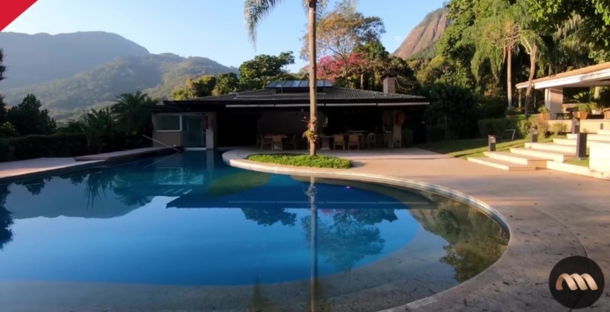 Anitta comprou casa no Itanhangá, no Rio, por R$ 11 milhões — Foto: Reprodução YouTube