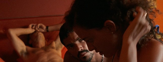 Fábio Assunção, Iago Xavier e Nataly Rocha em 'Motel Destino' (2024) — Foto: Divulgação