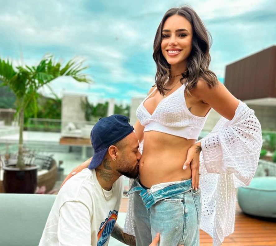 Neymar e Bruna Biancardi anunciam que estão grávidos