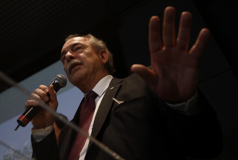 O presidente do BNDES, Aloizio Mercadante, quer elevar os desembolsos anuais do banco a 2% do PIB, o dobro do nível atual — Foto: Cristiano Mariz