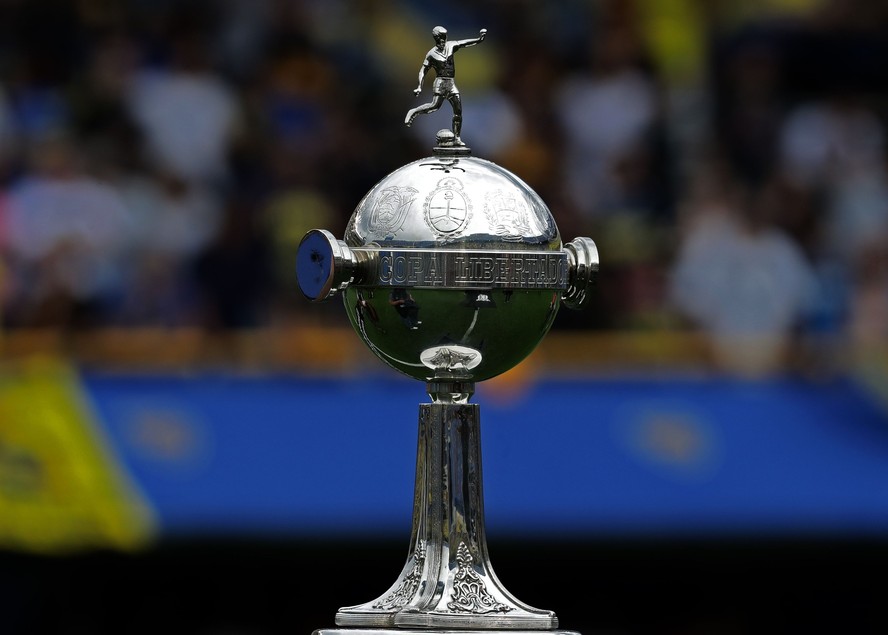 O troféu da Copa Libertadores, que em 2024 pode contar com equipes da América do Norte