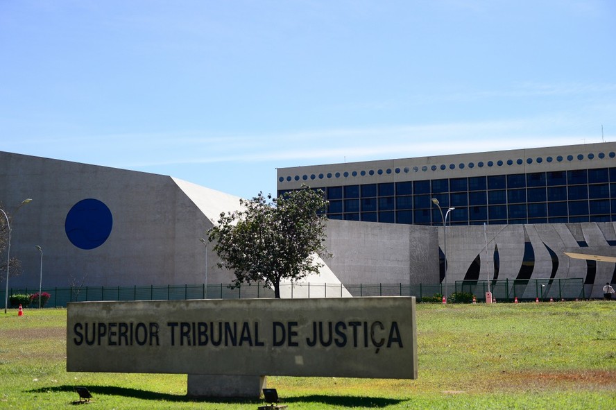 Fachada do STJ: tribunal antede concessionárias e mira condomínios