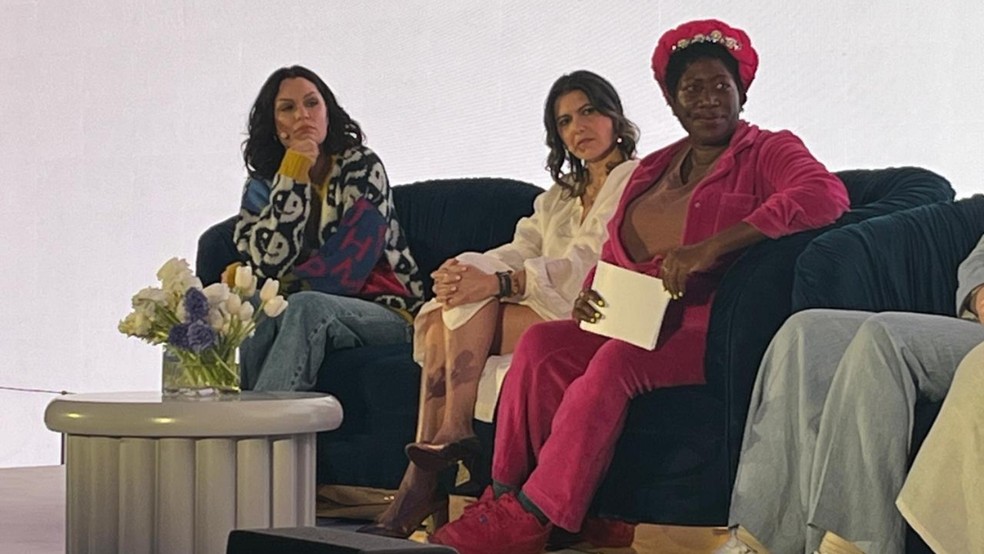 Jessie J falou sobre padrões de beleza em debate — Foto: Divulgação