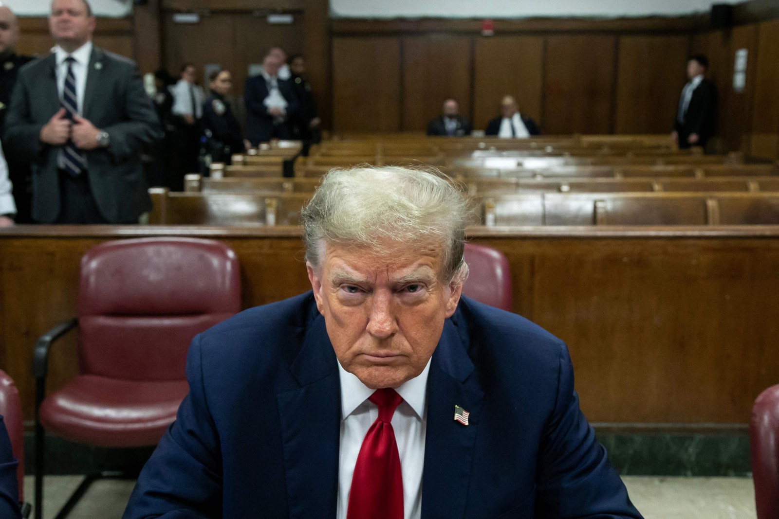 O ex-presidente dos EUA Donald Trump no Tribunal Criminal de Manhattan, Nova York, em 15 de abril de 2024. — Foto: Michael Nagle / POOL / AFP