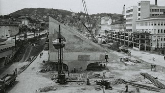 A construção do Sambódromo, um marco na história do carnaval do Rio, começou em 1983 — Foto: Renato Velasco