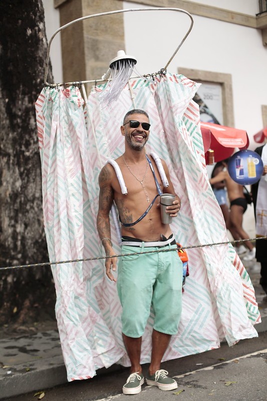 Fantasias criativas nos blocos do Rio — Foto: Divulgação/Riotur, Gabriel Monteiro