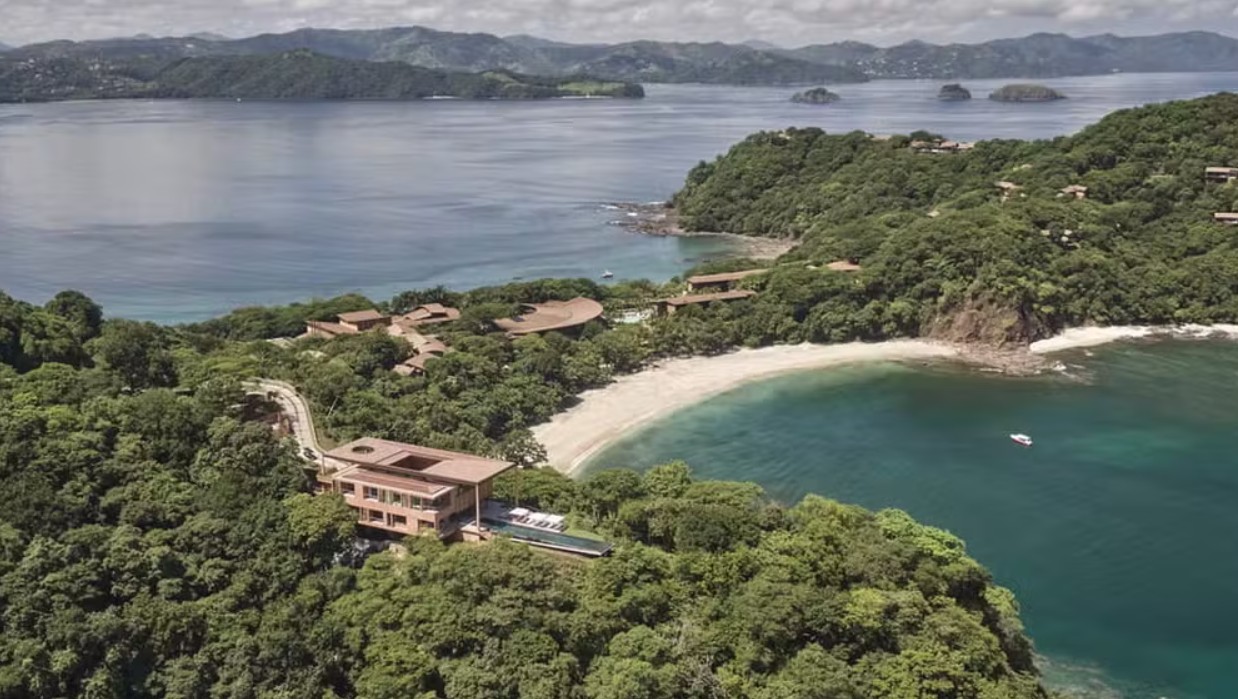 Vista aérea do hotel na Costa Rica onde estão hospedados Sabrina Sato e Nicolas Prattes — Foto: Divulgação