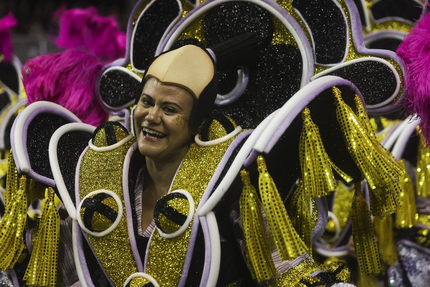 Mocidade Alegre desfilou na segunda noite do carnaval de São Paulo