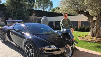 Cristiano Ronaldo coleciona carros de luxo — Foto: Reprodução Instagram