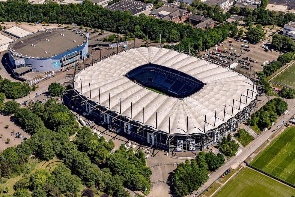 Volksparkstadion vai sediar quatro partidas da Eurocopa de 2024 — Foto: Axel Heimken/AFP