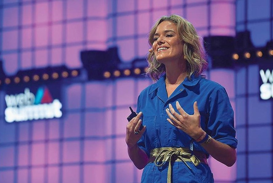 Katherine Maher assumiu a Web Summit, após fundador do festival se afastar. Ele fez comentários sobre a guerra entre Israel e Hamas que foram criticados