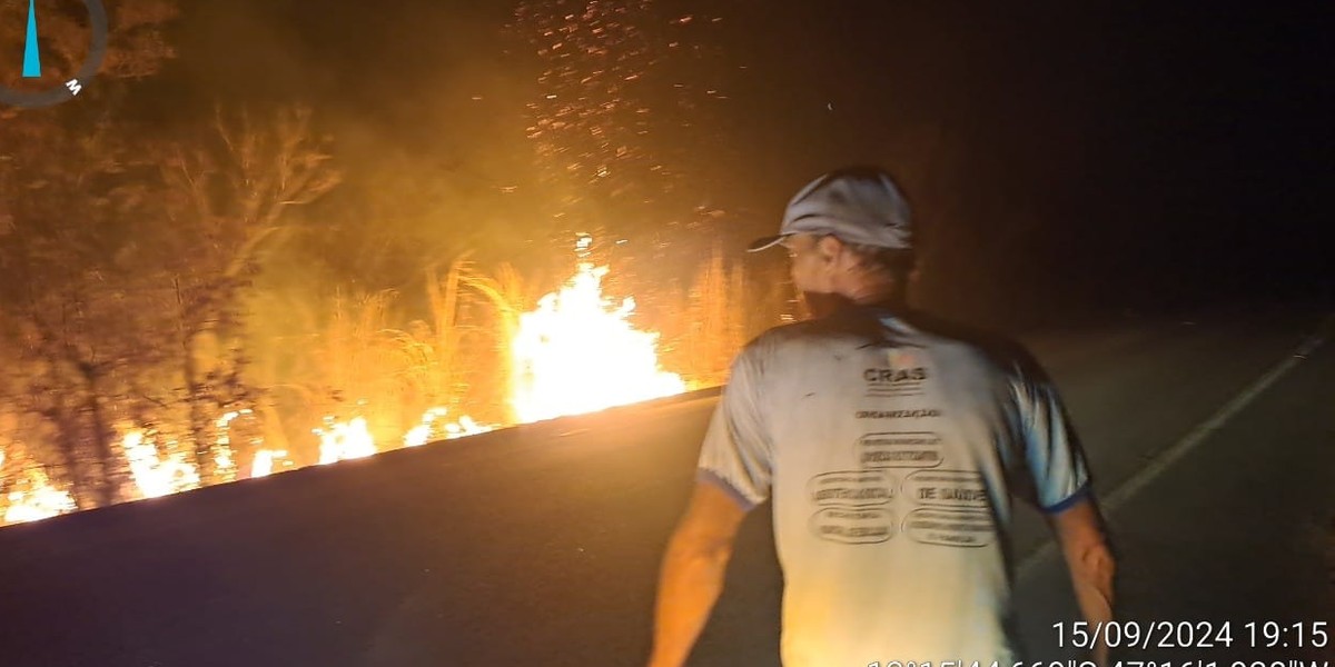 Ibama flagra fazendeiro colocando fogo na própria terra em Tocantins