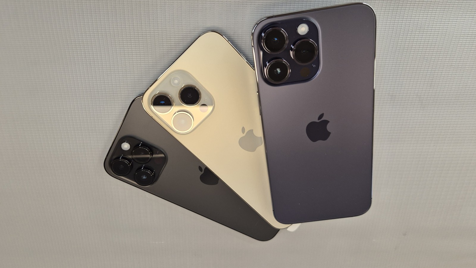 Celulares da marca iPhone estão entre bens em leilão da Receita — Foto: Divulgação