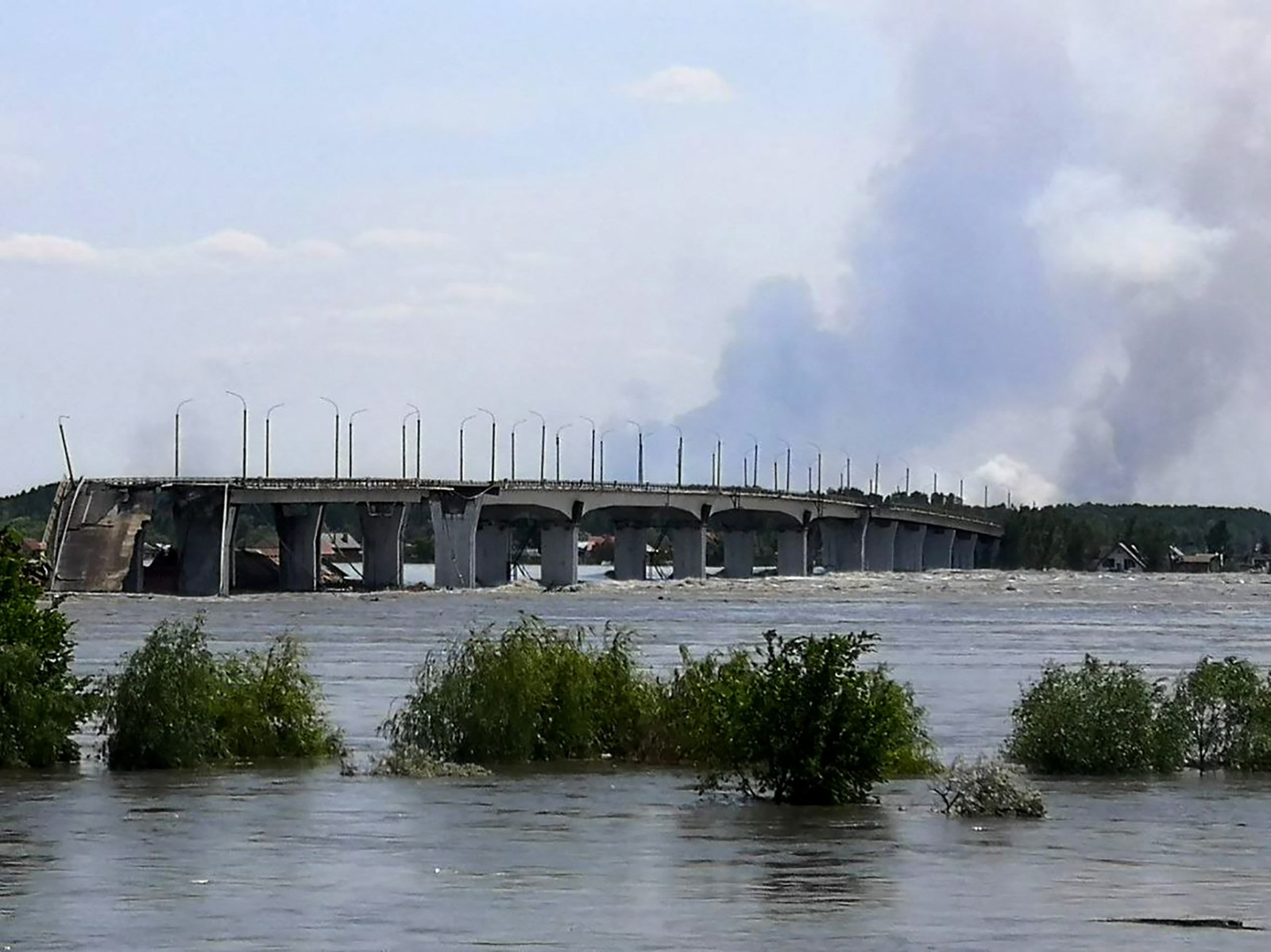 Visão geral mostra parcialmente inundada de Kherson, após danos sofridos na barragem hidrelétrica de Kakhovka. — Foto: Divulgação/AFP