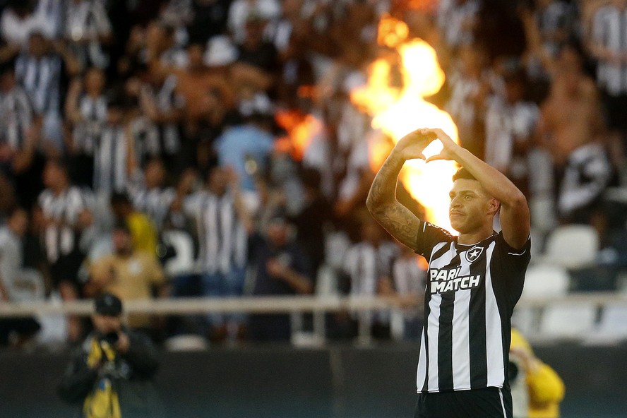 Luis Henrique foi revelado pelo Botafogo, em 2020