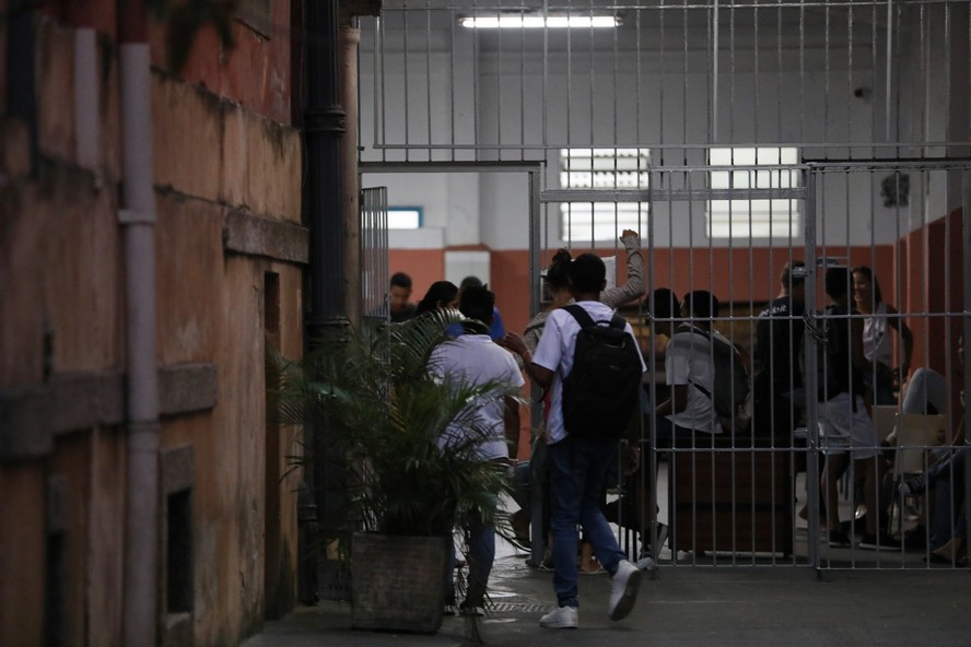 Saída de Alunos em escola estadual no Rio