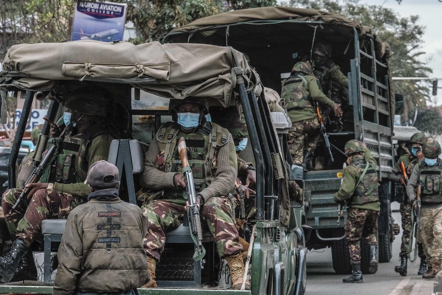 Forças de segurança do Quênia mobilizadas para conter protestos em Nairóbi, nesta quinta