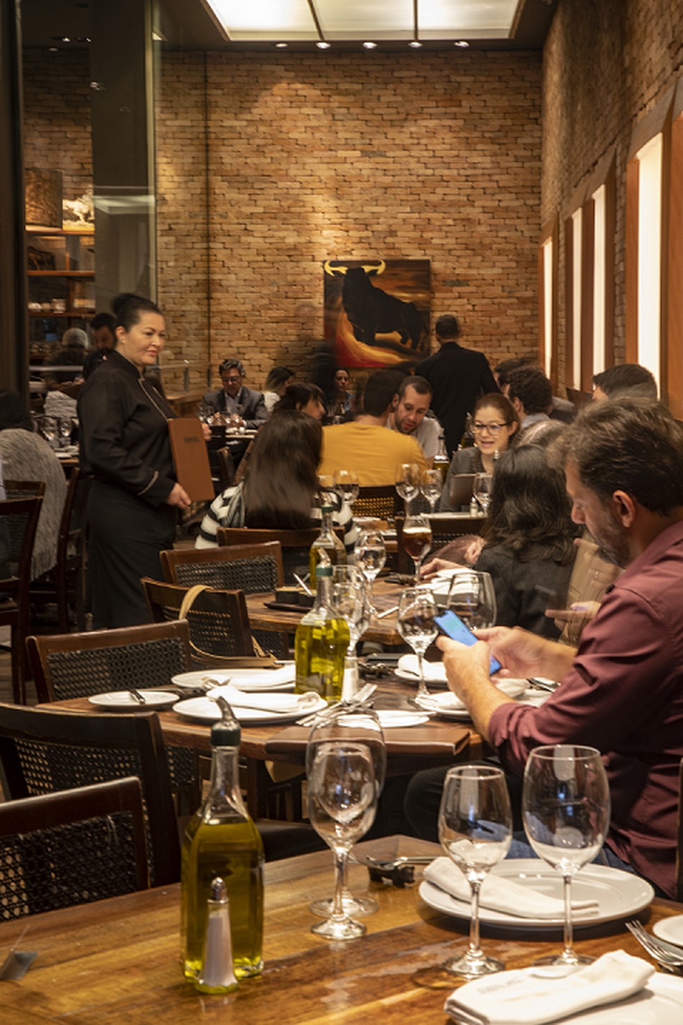 O restaurante Giuseppe Grill, no Leblon, recebe executivos a partir das 11h30 — Foto: Ana Branco