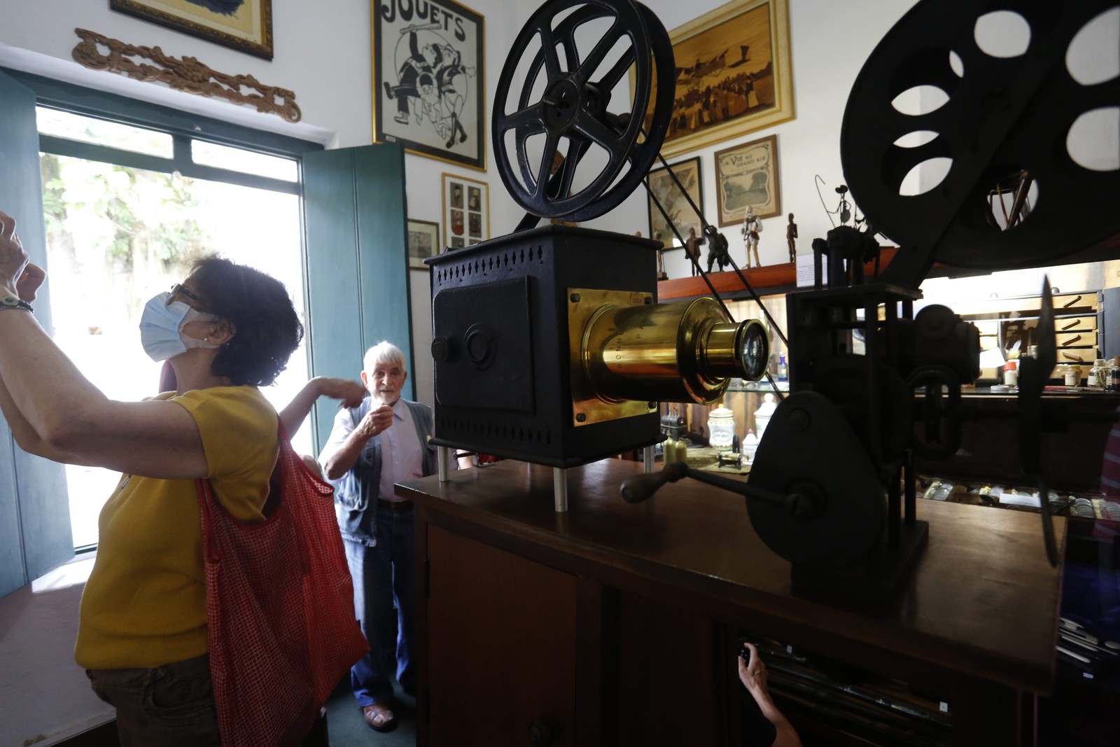 Museu da Comunicação e Costumes possui mais de 12 mil peças colecionadas durante 60 anos pelo jornalista Fichel Davit — Foto: Custodio Coimbra