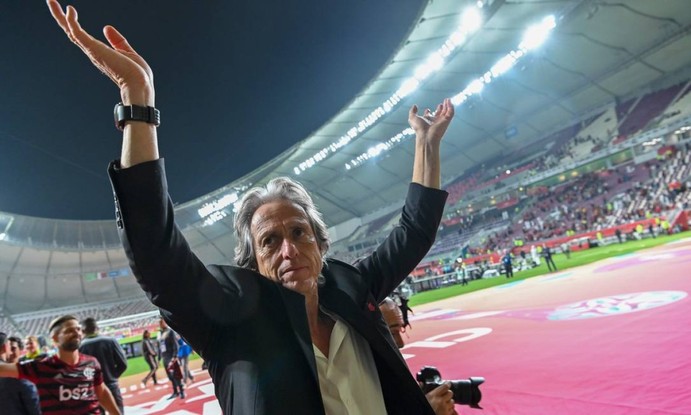 Comandante do Flamengo na temporada vitoriosa de 2019, o técnico Jorge Jesus foi anunciado pelo Benfica no ano passado, aloho após renovar seu contrato com o Rubro-negro. Ele tem vínculo com o clube português até o ano que vem