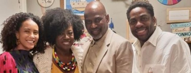 Taís Araujo, Viola Davis, o marido da atriz, Julius Tennon, e Lázaro Ramos — Foto: Reprodução