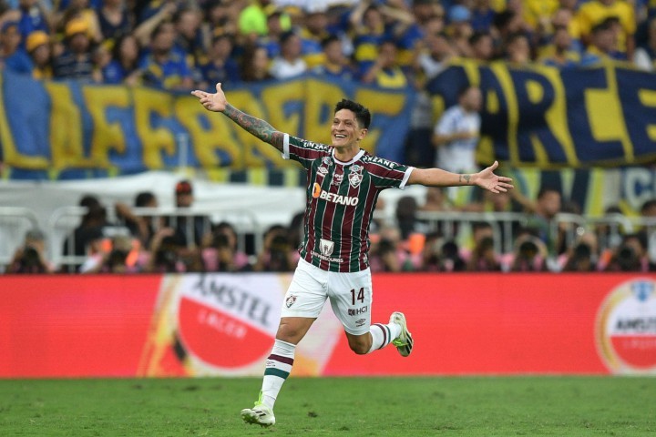 Cano abre o placar contra o Boca Junior no Maracanã — Foto: CARL DE SOUZA / AFP