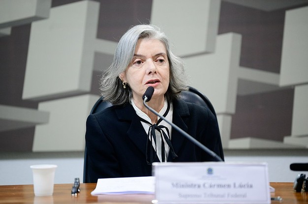 A ministra do Supremo Tribunal Federal (STF) Cármen Lúcia na Comissão de Defesa da Democracia