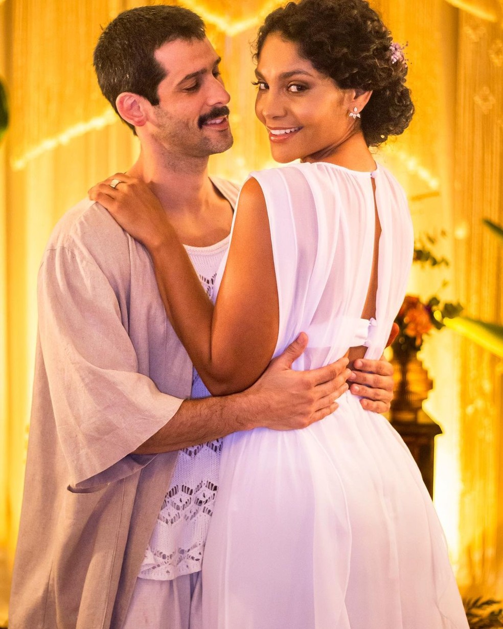 Barbara Reis se casou com Raphaél Najàn no Rio de Janeiro — Foto: Reprodução Instagram