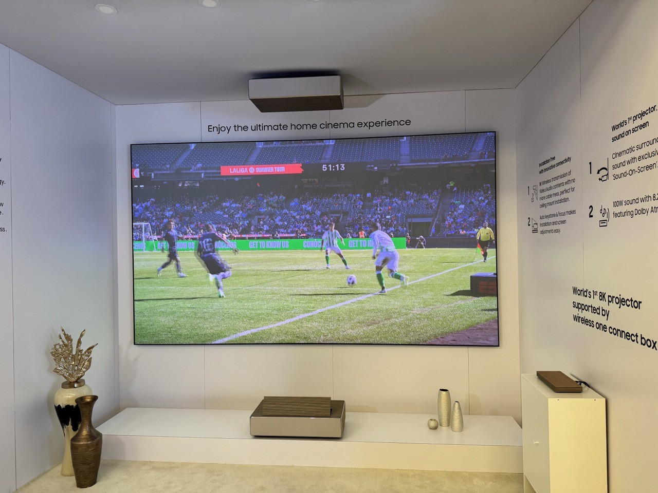 Samsung apresenta monitor com projeção em 8K na CES 2024 — Foto: Bruno Rosa