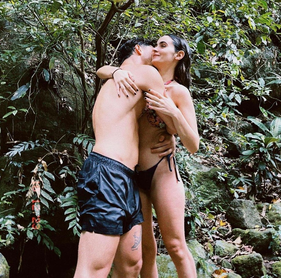 Valentina Herszage e o namorado, Gabriel — Foto: Reprodução Instagram