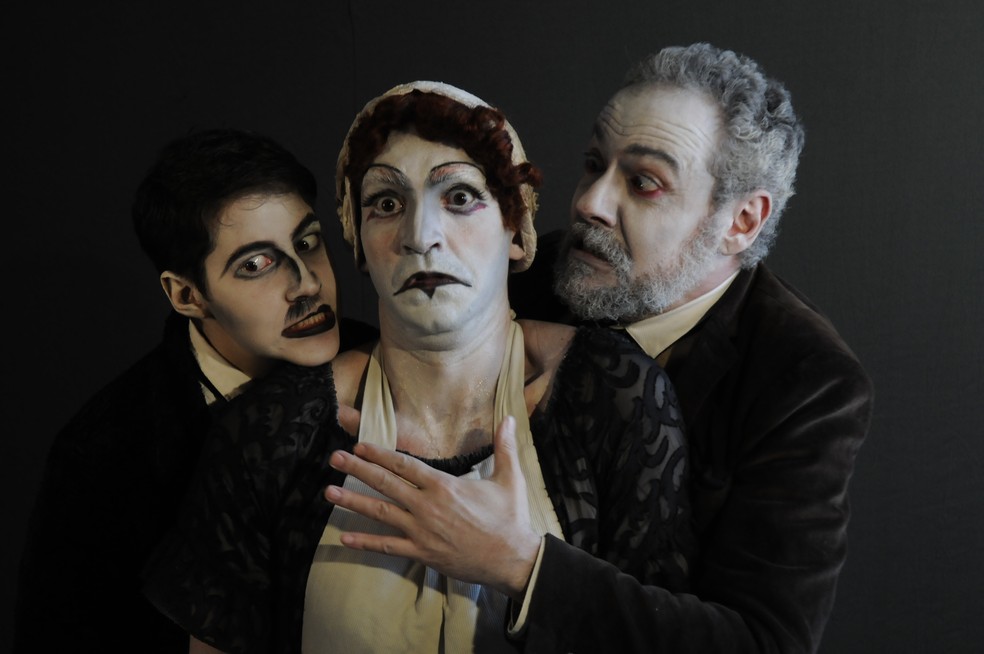 Cena da peça 'Um Tartufo', sob direção de Bruce Gomlevsky — Foto: Dalton Valério/Divulgação