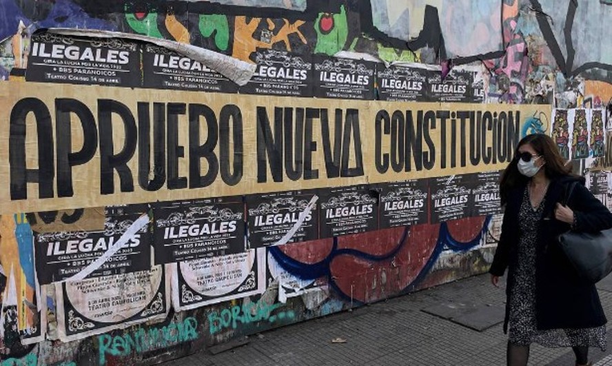 Cartaz de apoio à futura Constituição do Chile: se aprovada, será uma das maiores Cartas do mundo