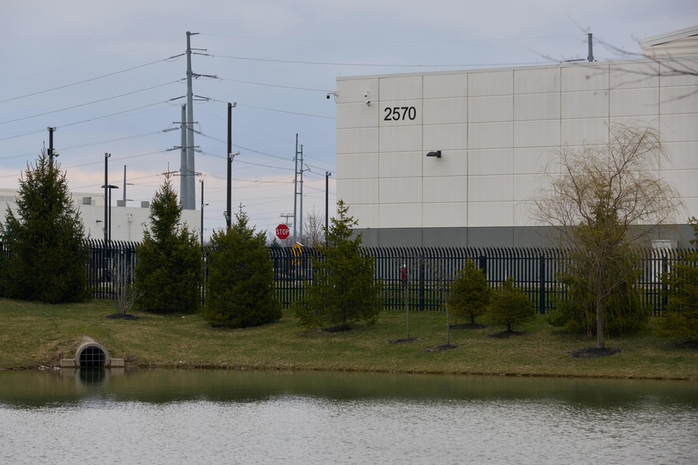 Um data center da Amazon em Johnstown, Ohio — Foto: Brian Kaiser/Bloomberg