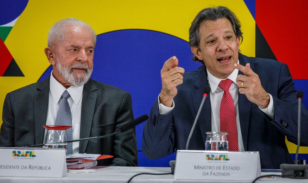 O presidente Lula e o ministro da Fazenda, Fernando Haddad — Foto: Brenno Carvalho / Agência O Globo