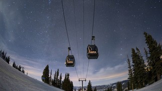 A Silver Queen Gondola sobre pista de esqui em Aspen: temporada de neve vai até 21 de abrilDivulgação