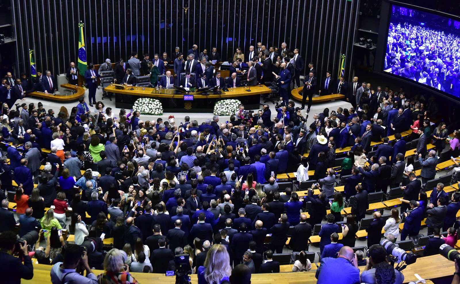 Sessão do Congresso para promulgar a Reforma Tributária — Foto: Zeca Ribeiro/Câmara dos Deputados