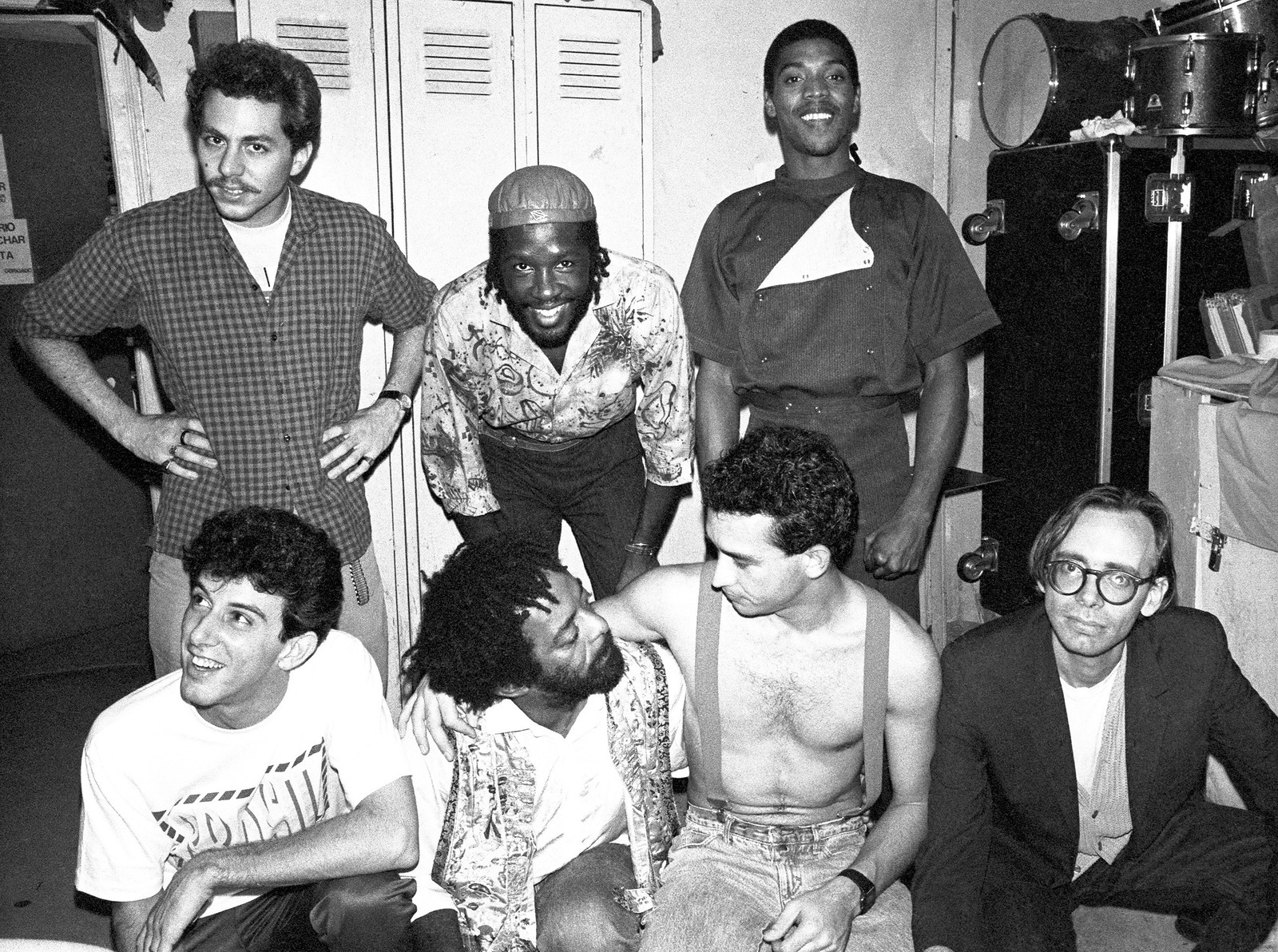 Os Paralamas do Sucesso em 1986, em Nova York, na boate Sounds of Brazil, com David Rudder, Femi Kuti, Naná Vasconcelos e Arto Lindsay — Foto: Divulgação/Maurício Valladares