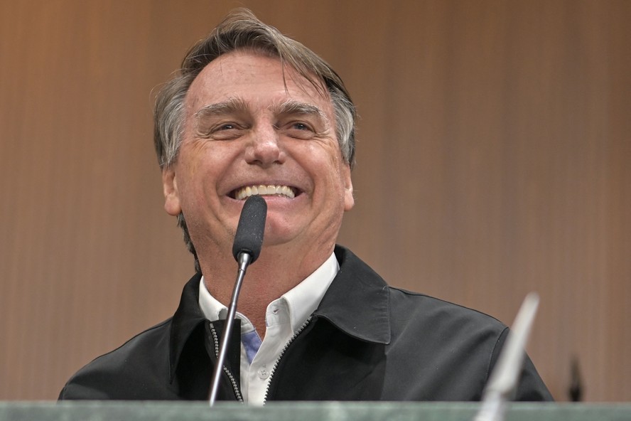 Bolsonaro durante evento na Assembleia Legislativa de Goiás, em agosto. Ex-presidente recebeu R$ 17,2 milhões via Pix em 2023
