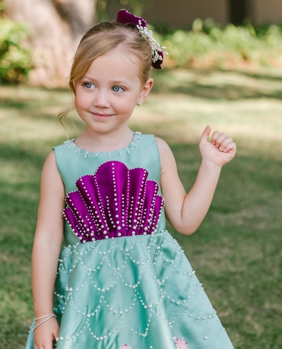 Filha de Roberto Justus e Ana Paula Siebert vestiu look Le Infance em festa de 4 anos — Foto: Reprodução Instagram