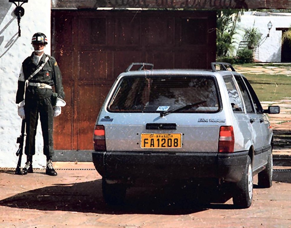 A prova do esquema da corrupção — Foto: Gustavo Miranda / 1992