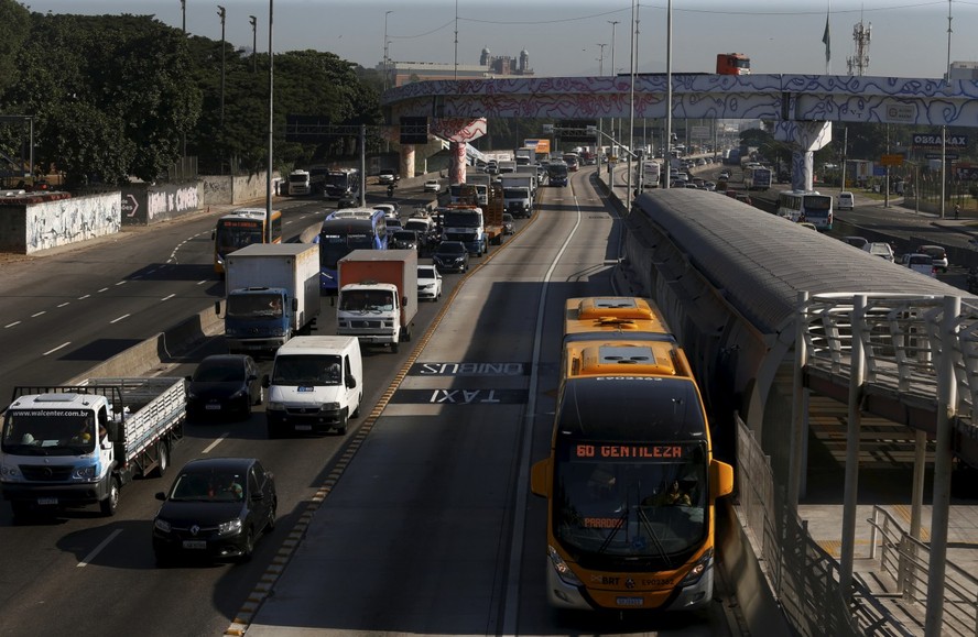 No corredor BRT Transbrasil, a estação BRT Benfica