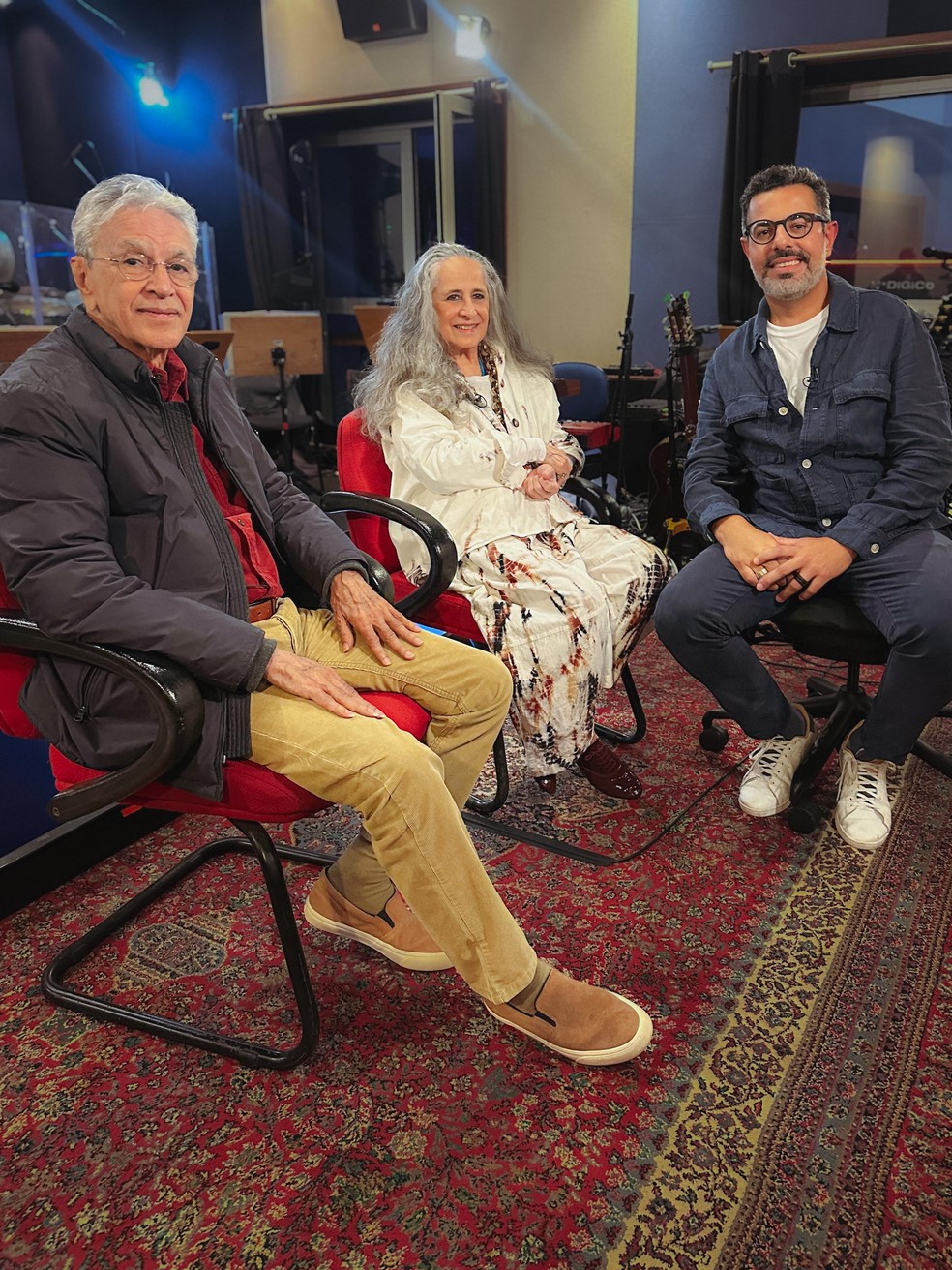 Caetano Veloso, Maria Bethânia e Chico Regueira — Foto: Divulgação/TV Globo