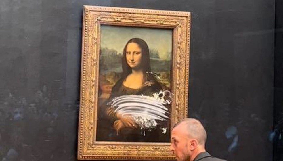 Monalisa é alvo de vandalismo — Foto: Twitter/Reprodução